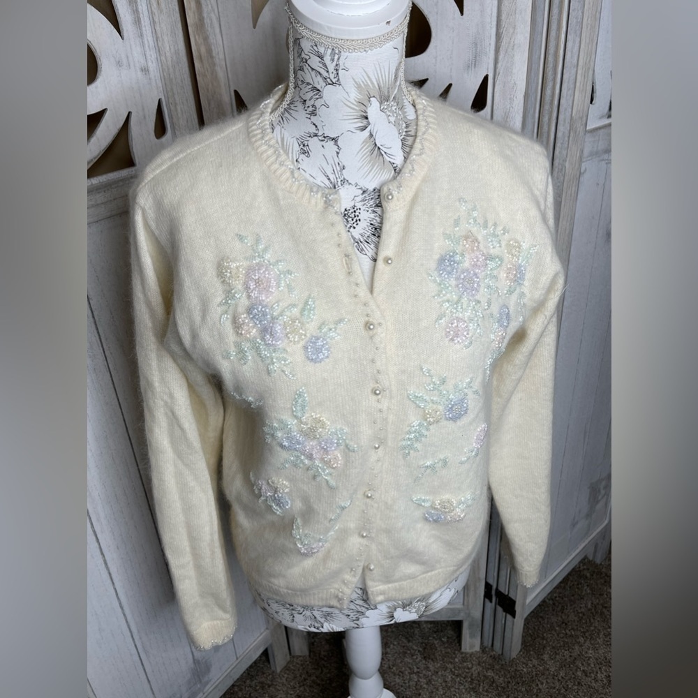 Bonnie Strauss Cream Cardigan Pastel Beaded Floral Button Sweater Size Medium